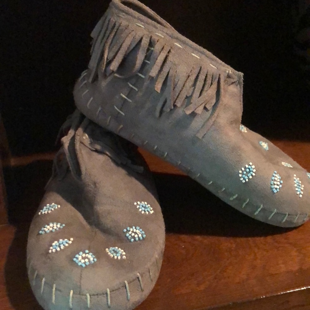 Moccasin slippers